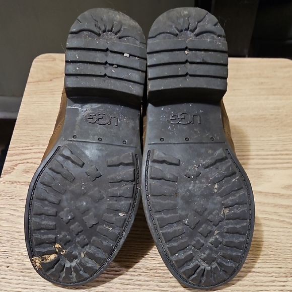 UGG Women's Tan Leather Ankle Boots Size 7.5 - Picture 6 of 6